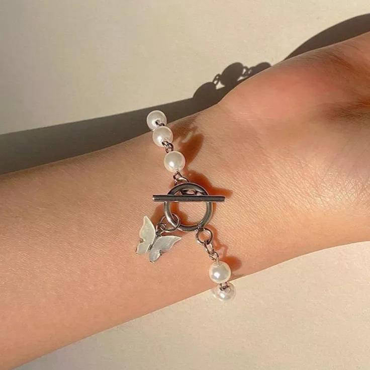 Stylish Butterfly Pearl Bracelet